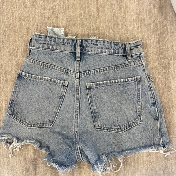 Zara denim shorts - Picture 3 of 3